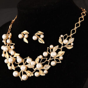 Two-Piece Set Of Pearl Four-Leaf Clover Necklace Jewelry Accessories Earrings